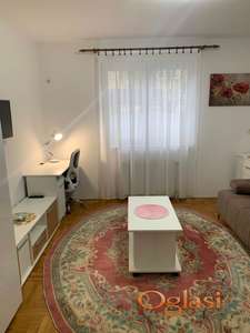 JEDNOSOBAN STAN,25 m/2  NOVI SAD, CARA DUŠANA